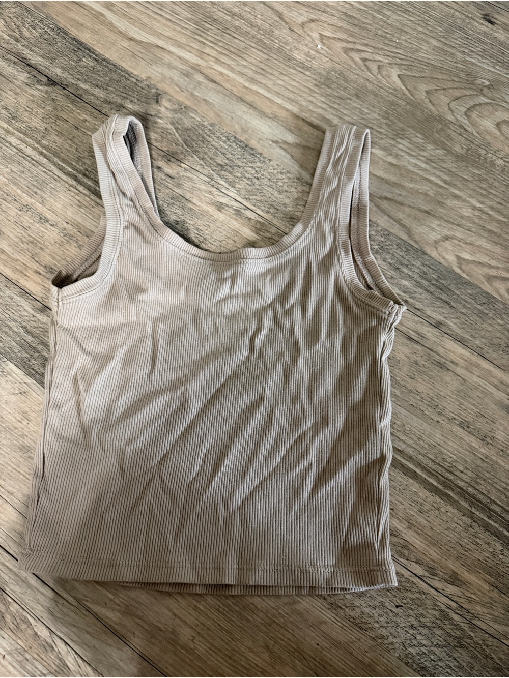 Beige tank top - Picture 3 of 3